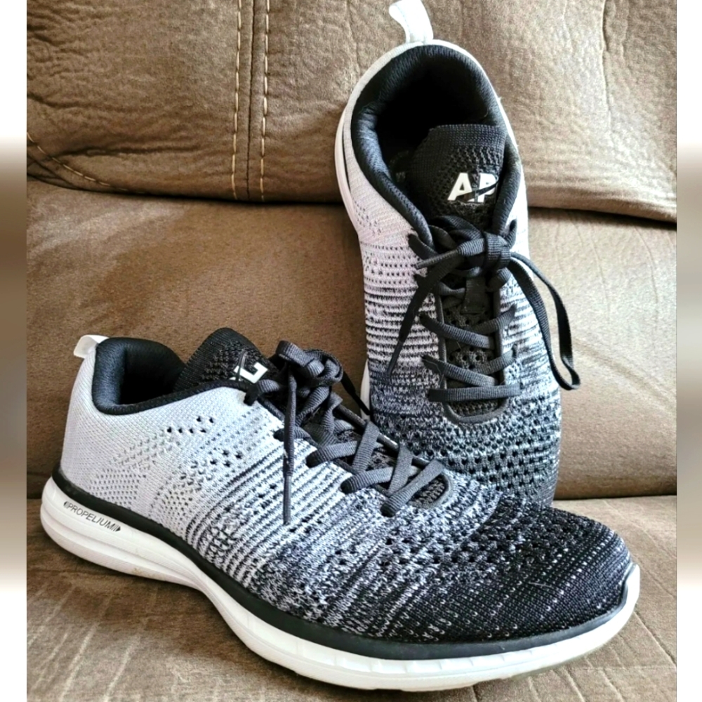 APL Techloom Pro W Running Shoe Sneakers Gray Lululemon Ombre Women's Size 10